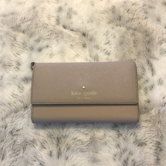 kate spade Handbags - Kate Spade Wallet and Phone case